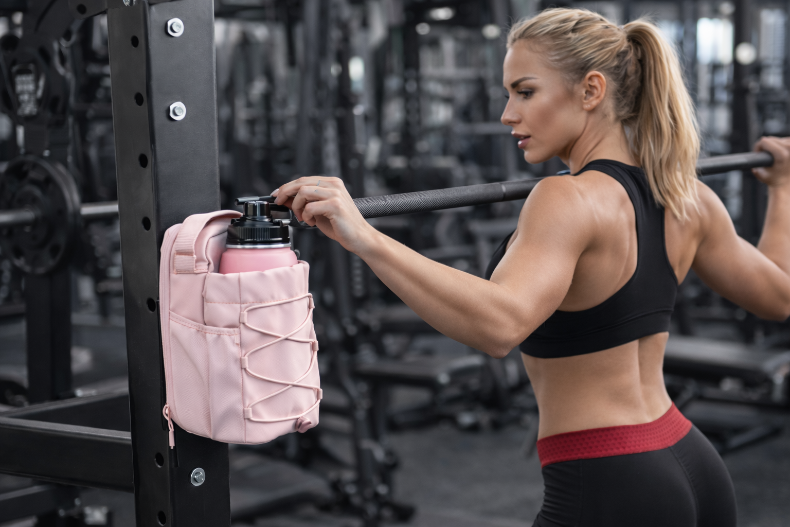 Magnetic Gym Bottle Holder Bag – No Floor, No Spills, No Distractions